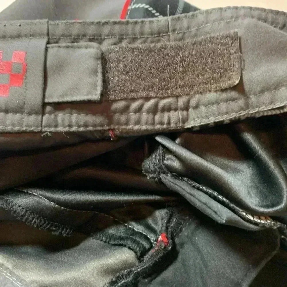 Rip Zone Rare  90’s Board Shorts, Adjustable Waist, Embroidered - Picture 12 of 14